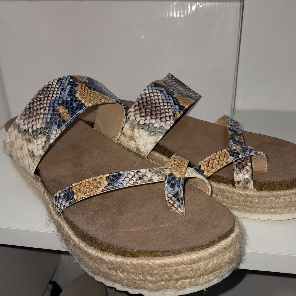 Madden Girl Snakeskin Print Sandals 9M